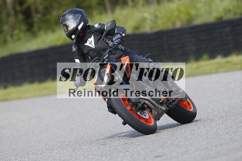 /Archiv-2025/09 22.04.2025 Cornu Master School ADR/rot-rouge/1